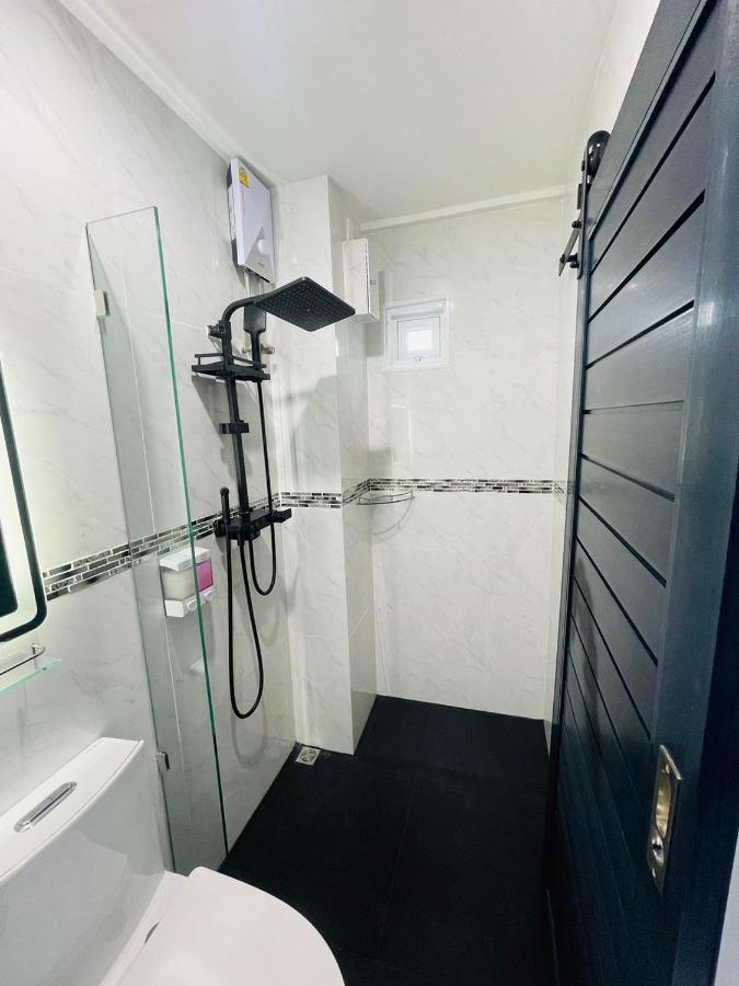 Thonglor Suites Hotel Bangkok Zewnętrze zdjęcie