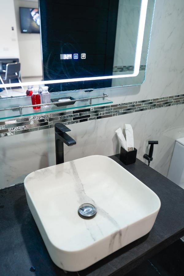Thonglor Suites Hotel Bangkok Zewnętrze zdjęcie